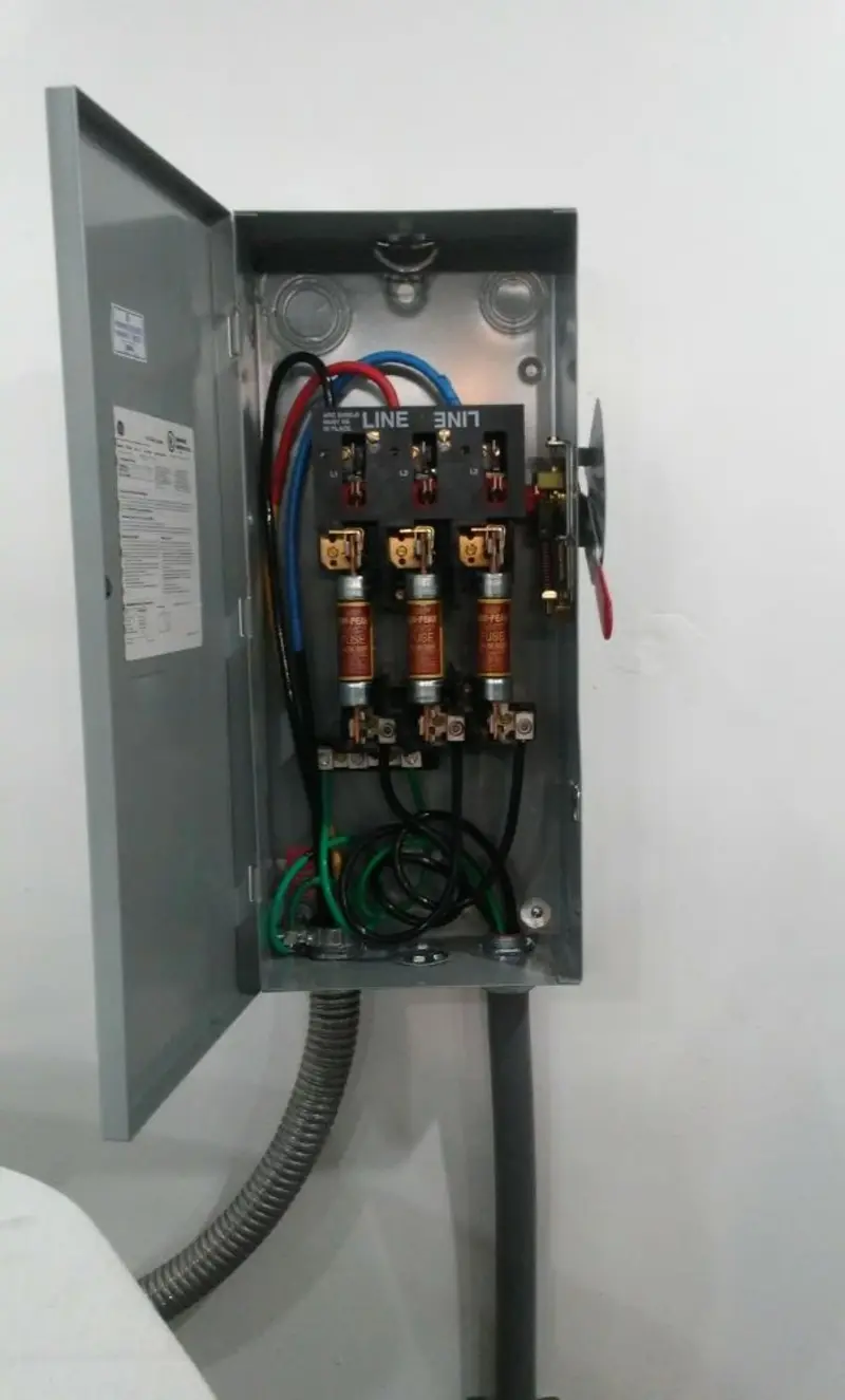Three-phase disconnect switch installed for Smoke Detector Installation in Eugene